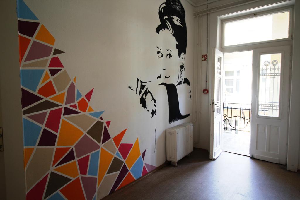 Dbc Hostel Budapest Eksteriør billede