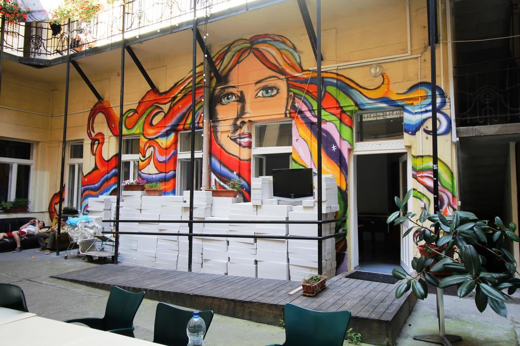 Dbc Hostel Budapest Eksteriør billede