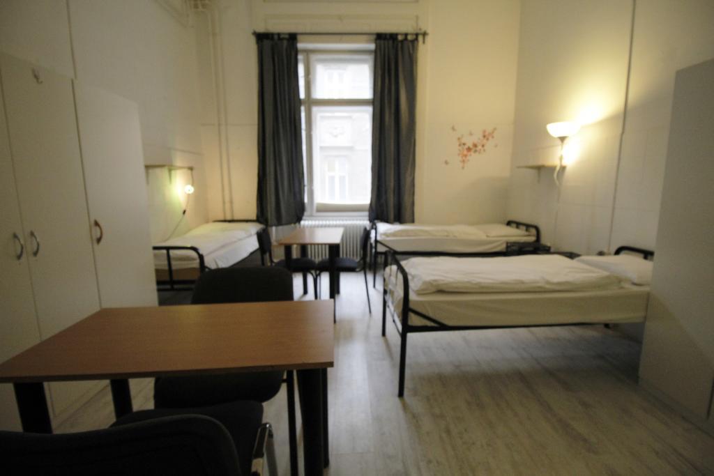 Dbc Hostel Budapest Eksteriør billede